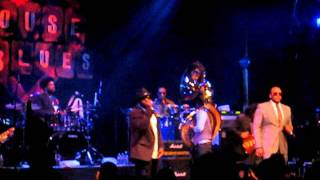 The Roots Grammy Jam Session 2012 &quot;Walk Alone&quot;