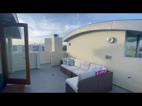 1544 11th St., Santa Monica, CA 90401