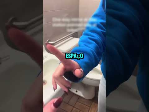 ELA ACHOU UMA CÂMERA ESCONDIDA?! 📸 #shorts