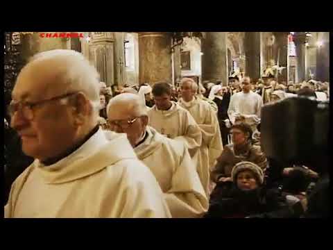 2011 11 26 Brianza Channel   Reliquie Santa Bernadette con Cardinal Tettamanzi