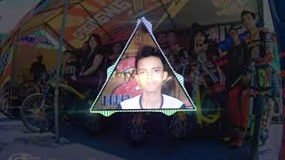 Download lagu Dj di dalam hatiku bermain musik dj akimilaku bass nya mantap jiwa mp3