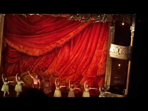 Phantom of the Opera Chandelier fall opening night Stranahan Theatre Toledo 11-30-2016