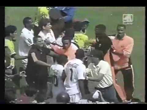 LIGA DE QUITO VS. BARCELONA 2006 - LA PALISA DEL SIGLO...Y EL PARTIDO.mp4