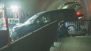 トンネル内で軽乗用車と乗用車が正面衝突 6人けがも命に別状なし センターラインをはみ出したか