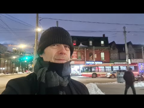 Toronto LIVE: Exploring The City On A Bitter Cold Monday Evening