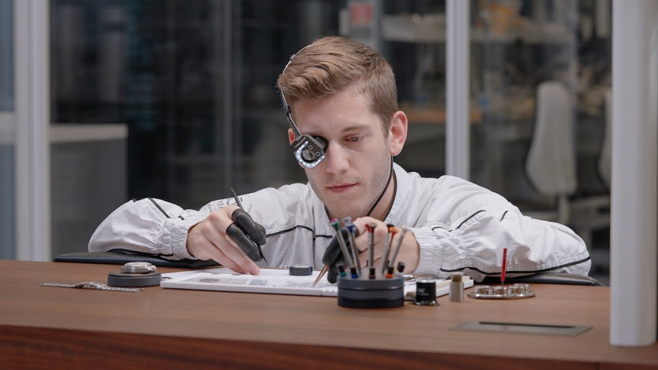 IWC Watchmaker assembles the Ingenieur Perpetual Calendar 41 (IW344903)