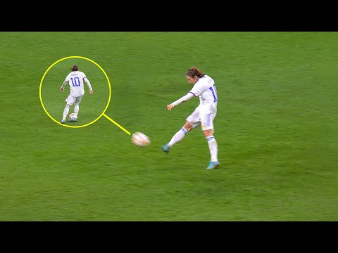 Modric showing his GREATNESS