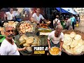 Dacres Lane FAMOUS Street FOOD Hari Matar Ki KACHORI Potato Vegetable Pandit Ji KACHORI India