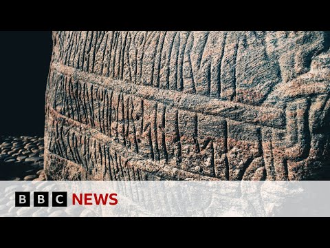 Jelling Stone: 3D scans reveal power of a Viking queen - BBC News