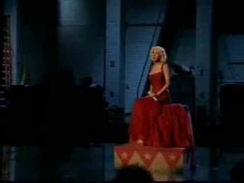 Christina Aguilera - Hurt (live)