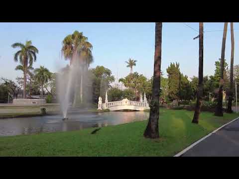 Parque Público Nong Buak Haad - Espaço Verde na Cidade Velha de Chiang Mai, Tailândia (24 de dezembro de 2022)