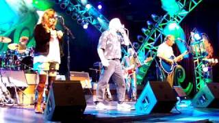 The Cowsills sing &quot;I THINK I LOVE YOU&quot; at Epcot Flower and Garden Festival 2008