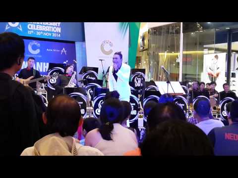 Feeling Good - Jackie Njine & Saigon Bigband