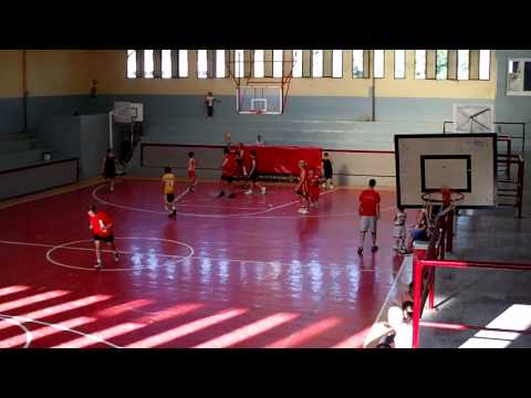 UE MONTGAT MINI2010 vs Pares_Part 03_12.MOV