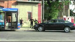 preview picture of video 'Zderzenie autobusu z Audi w Dzierżoniowie'