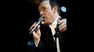 Kevin Spacey - Fly me to the moon ft. Westlife (live 2004)