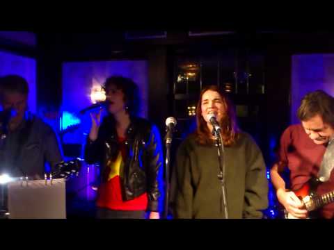 Falling while standing (Moa Johansson)