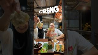 Download lagu Ngajarin Temen Bule Belanda Cara Makan Cireng mp3 Download lagu Ngajarin Temen Bule Belanda Cara Makan Cireng mp3