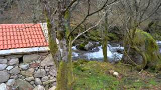 preview picture of video 'MUIÑO DA CARBALLEIRA - O COUSO - FORNELOS DE MONTES'