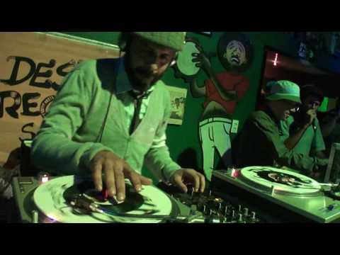 DESKAREGGAE SOUND SYSTEM feat. Lucas Rasta– 03 de 15