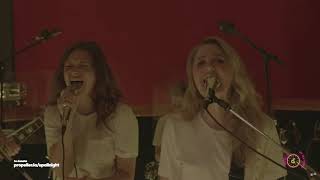 Aly &amp; AJ - Chemicals React (Up All Night) [Strobe Warning]