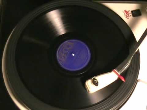 THE DIPSY DOODLE by Chick Webb - vocals by Ella Fitzgerald 1937