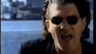 Tim Finn HIT THE GROUND RUNNING