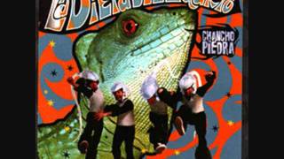 Comiendo Banana-Chancho en Piedra