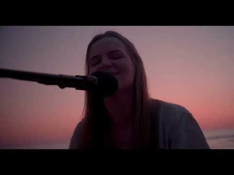 Graži ir ta galinga - Ragana (g y v a i)