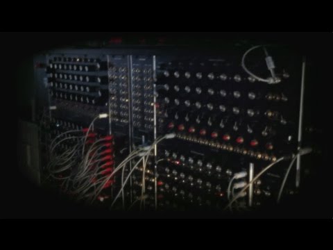 Two moog 960 sequencer serial using.