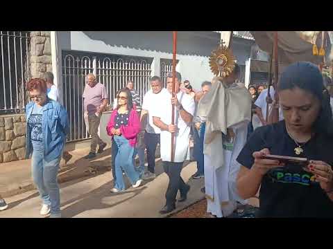 Ubá-MG – "NOTÍCIAS DA CIDADE" - PROCISSÃO DE CORPUS CHRISTI - RUAS ENFEITADAS E UM EXCELENTE PUBLICO