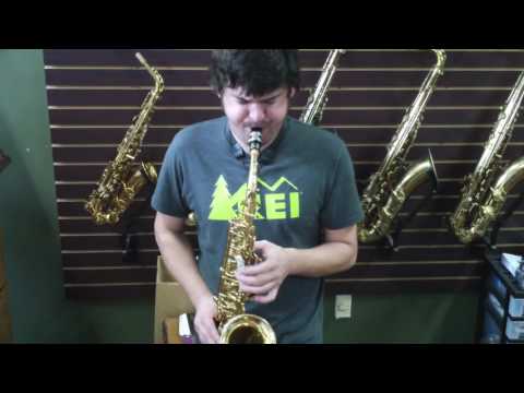 Saxquest Plays - Couf Superba I - Rolled Tone Holes SN 84465