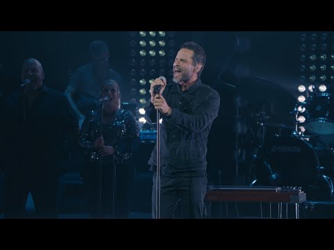 Sam Roberts performs "White Hot" (Tom Cochrane) live at the 2024 Canadian Songwriters Hall of Fame