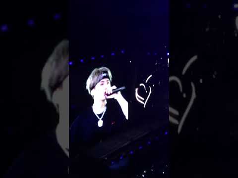 180519 BTS METLIFE D1 army waves & ending ment (lots of screaming)