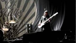 Band Of Skulls - The Devil Takes Care Of His Own