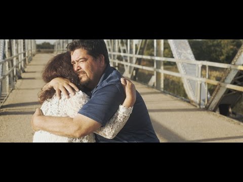 Música Católica - Eliazar y Lety Garza - La Almohada de Una Madre - 4K UHD Videoclip Oficial