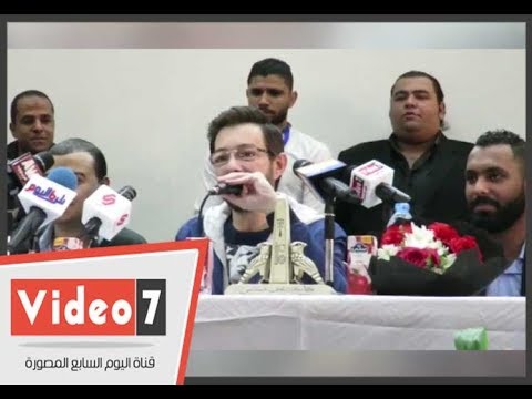 أحمد زاهر عن "خلع ملابسه" بفيلم عادل امام .. كنت حاسس ببرد شوية