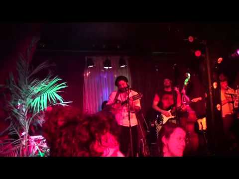 Warilongko, Misteriosamente, Live.