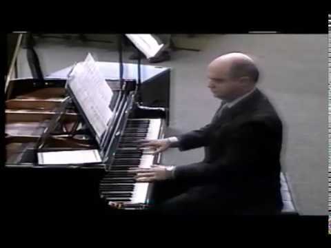 Coro Jovem IMBB - Todos louvemos a Deus