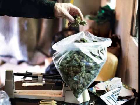 Yung World Flippin ft Sean Murdz