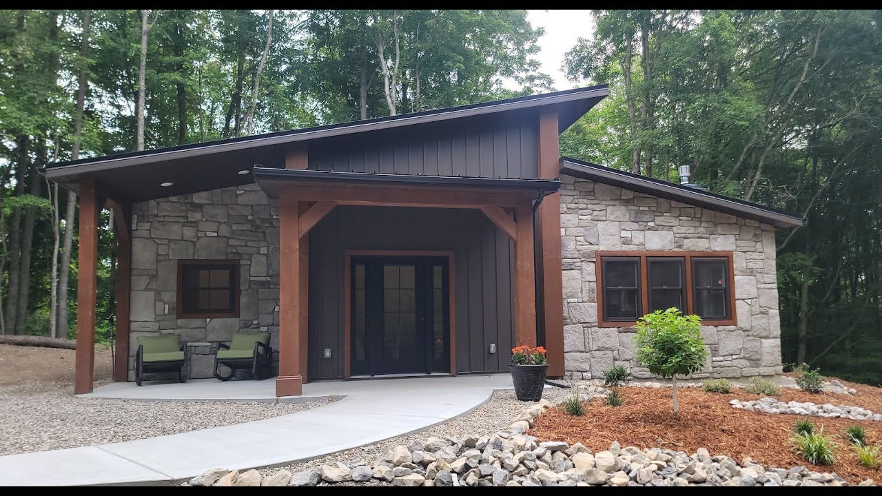 The Perfect One Story Retirement House - Living Comfortable & Safe!