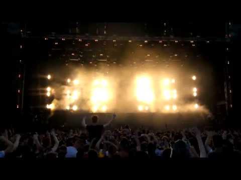 Avicii drops WHO at EDC London