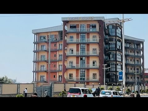 TEMBERA IGISAGARA:Inyubako nshasha ziri hagati mu muji wa Bujumbura/7New Commercial buildings inTown