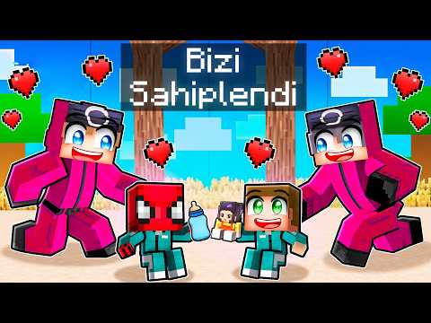 SQUİD GAME ASKERLERİ BİZİ SAHİPLENDİ - Minecraft