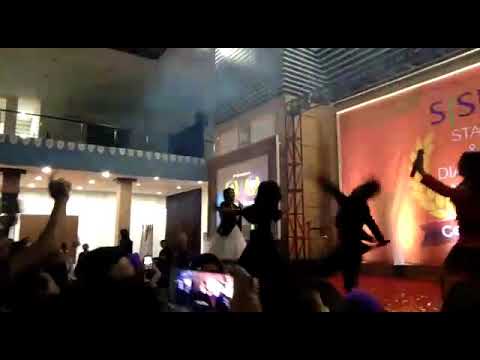 Lagi syantik - Erie Suzan , Fey Tyaz , Yoga , Palu Pecahhhhhhh...