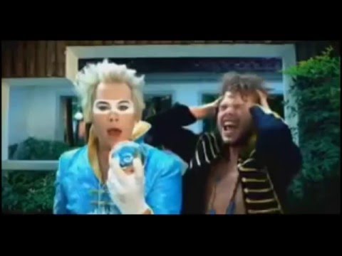 David Guetta Vs  Empire Of The Sun= Walking On A Dream (Paris Bootleg)