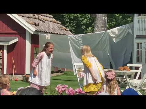 Madicken och Lisabet har utflykt hemma| Astrid Lindgrens Värld | Sommar 2022
