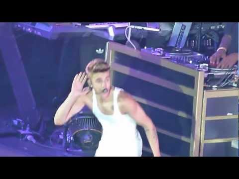Justin Bieber - Beauty and a Beat -  live Manchester 22 february 2013 - HD
