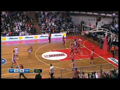BASKETINSIDE.COM// Il finale di Ruzzier vs Forlì