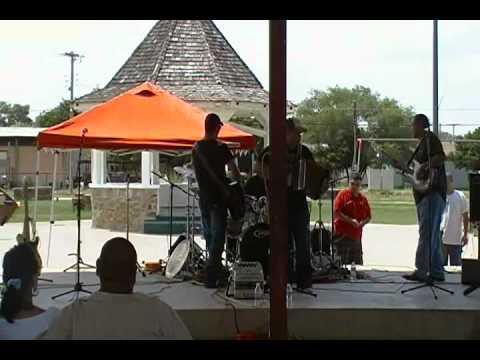 Grupo Selah-  Yo Buscaba Live en Cotulla,TX